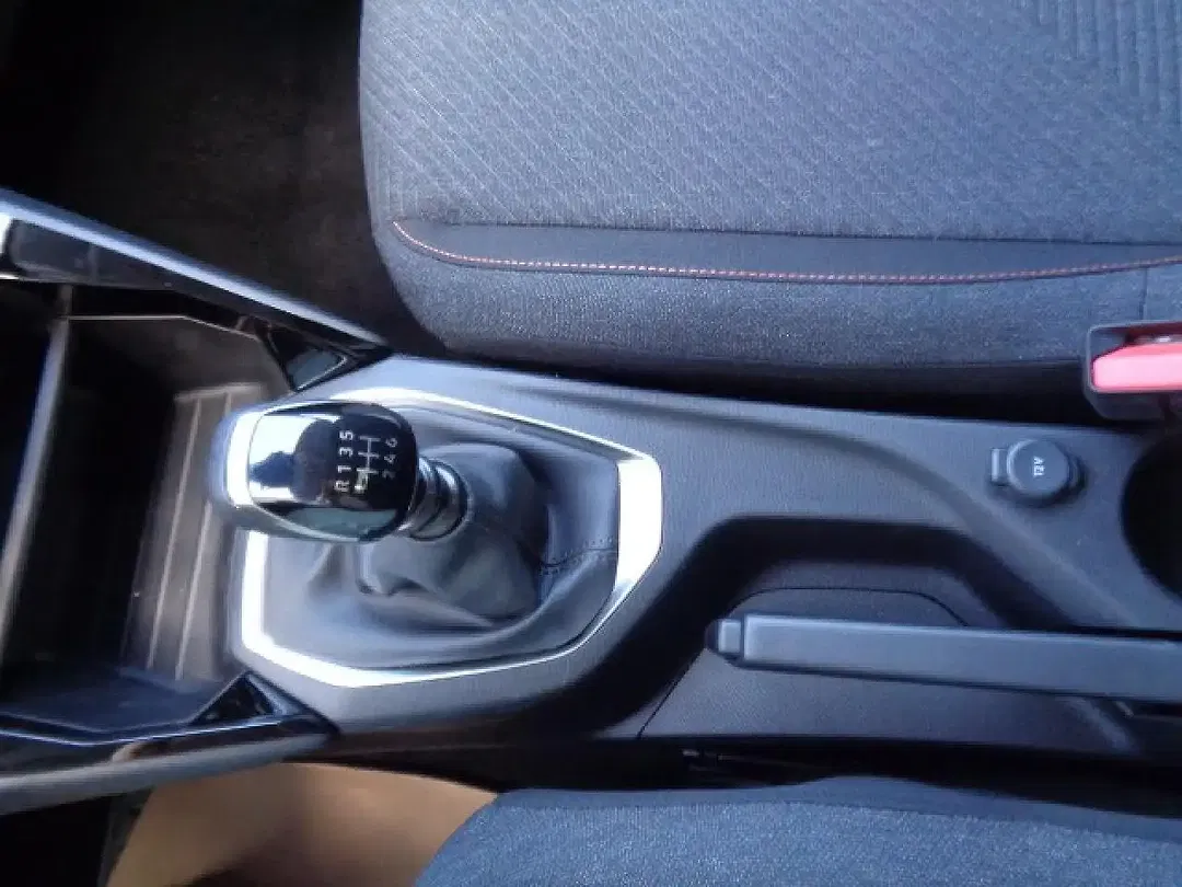 Peugeot 208 - Thumbnail 15