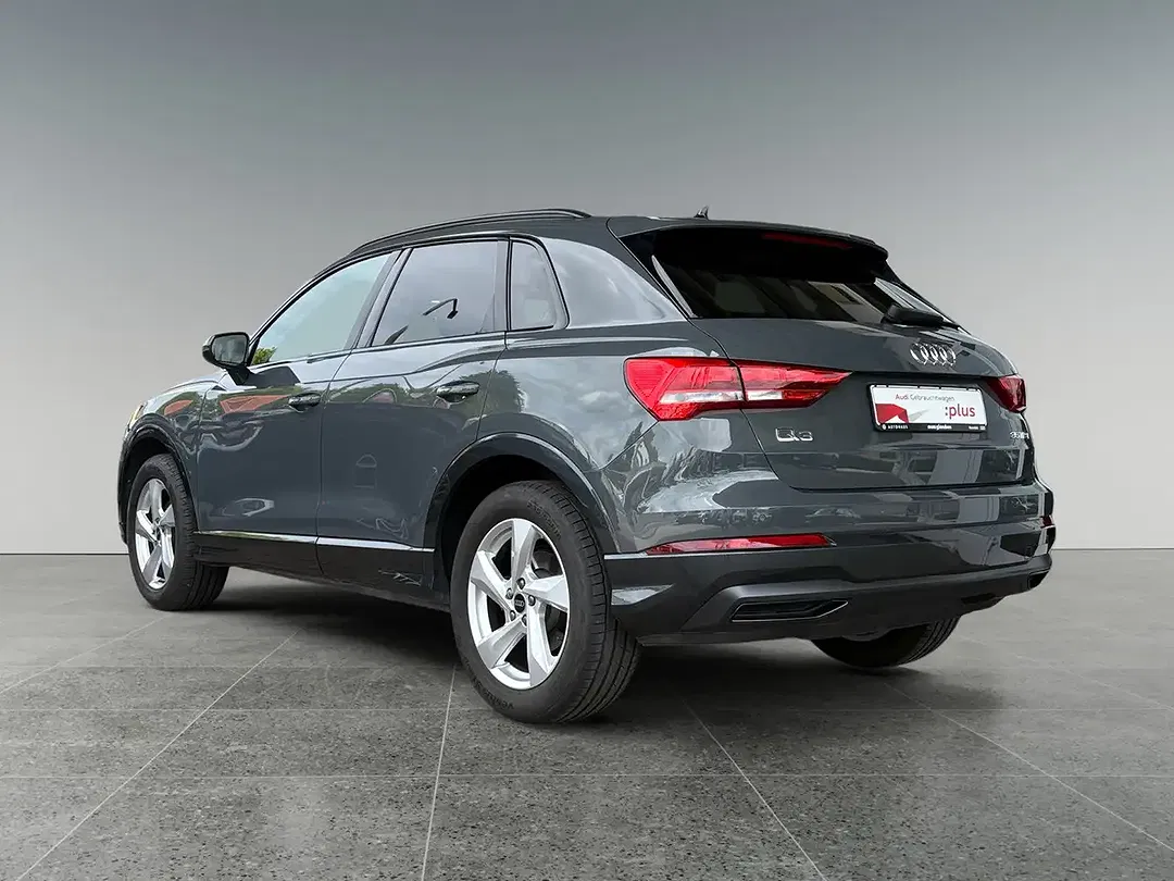 Audi Q3 - Thumbnail 3