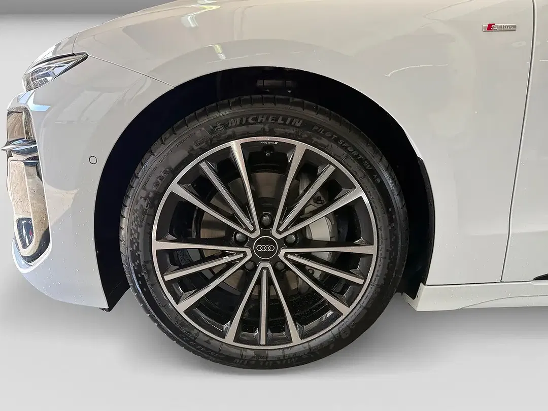 Audi A6 e-tron - Thumbnail 4