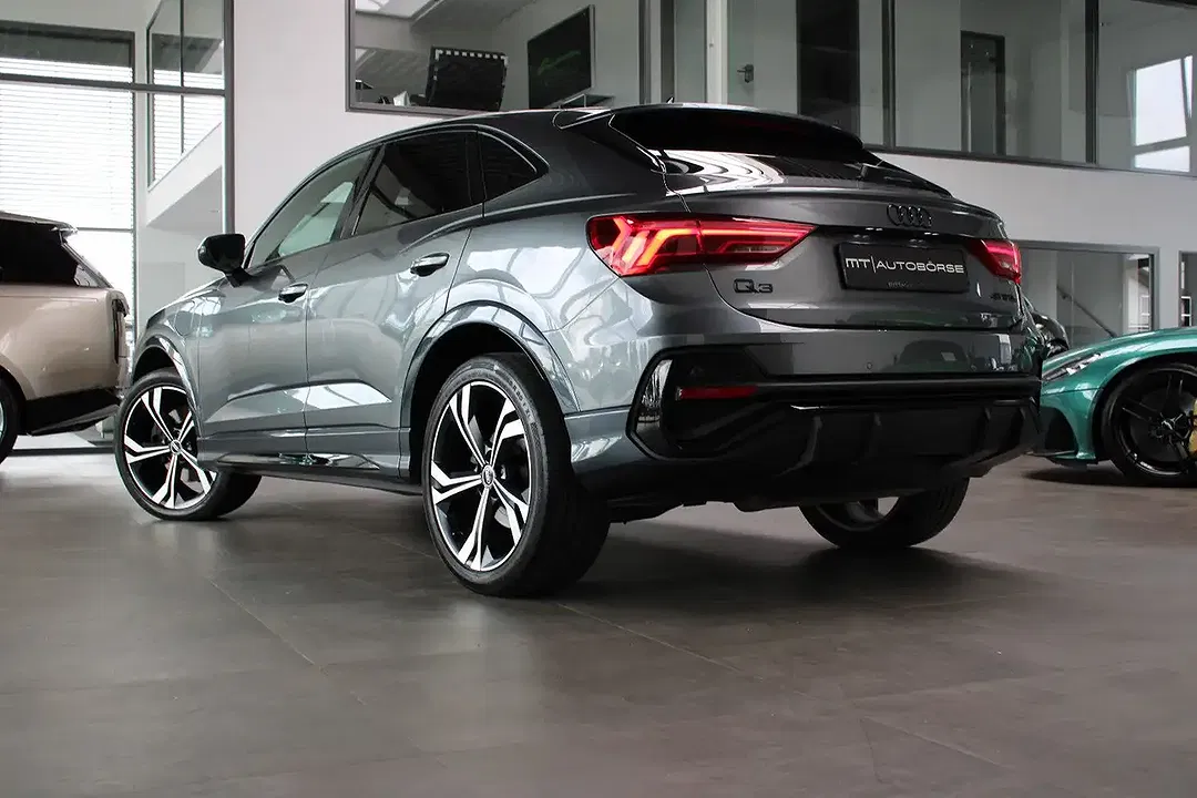 Audi Q3 - Thumbnail 5