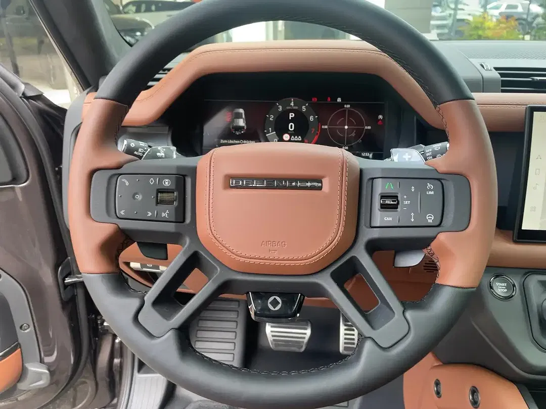 Land Rover Defender - Thumbnail 11
