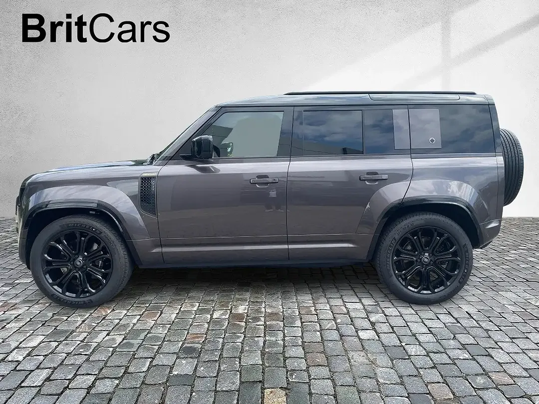 Land Rover Defender - Thumbnail 2