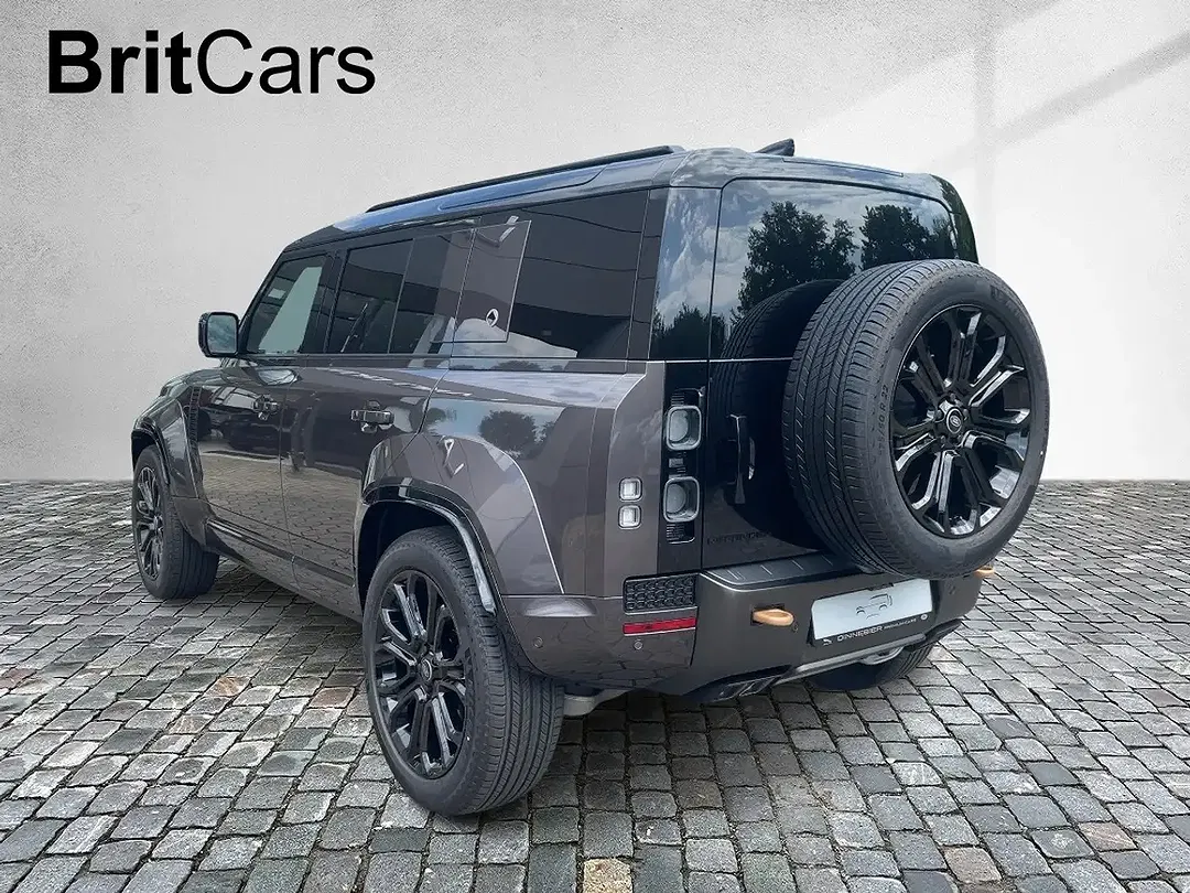 Land Rover Defender - Thumbnail 3