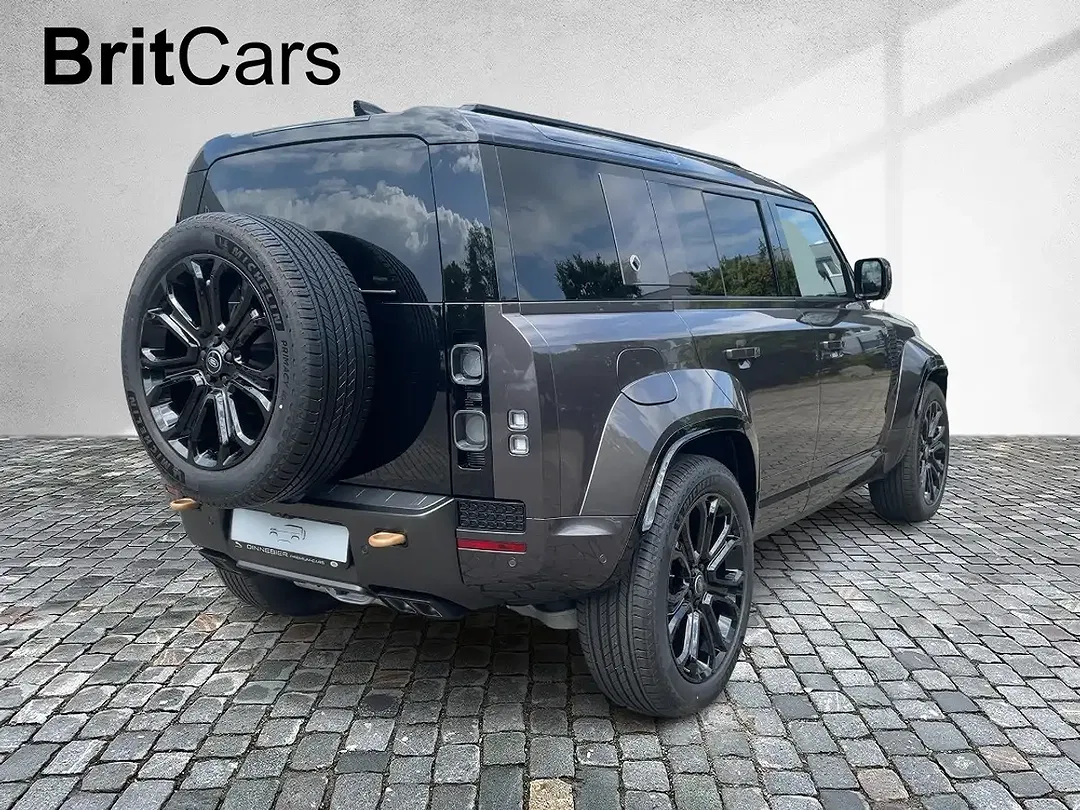 Land Rover Defender - Thumbnail 4