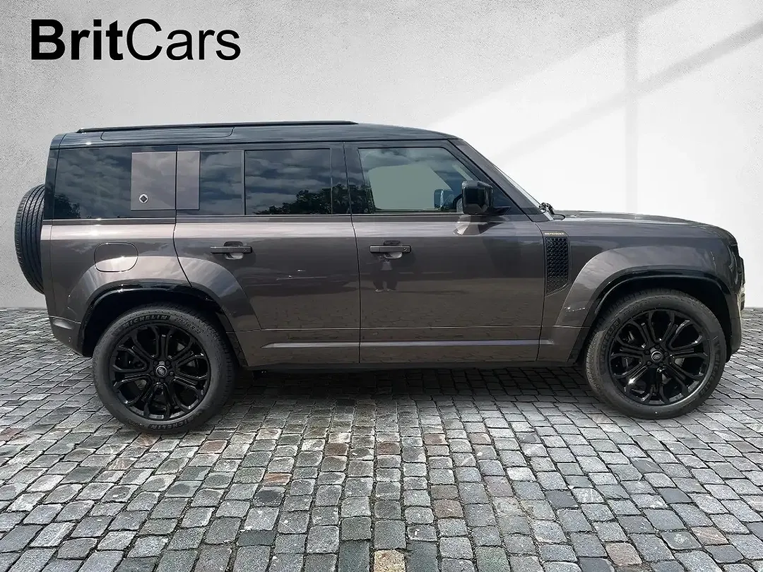 Land Rover Defender - Thumbnail 5
