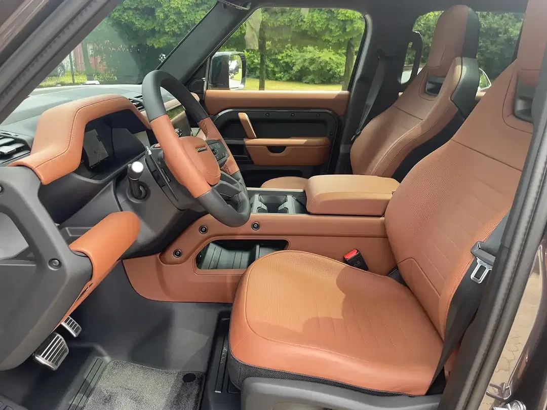 Land Rover Defender - Thumbnail 8