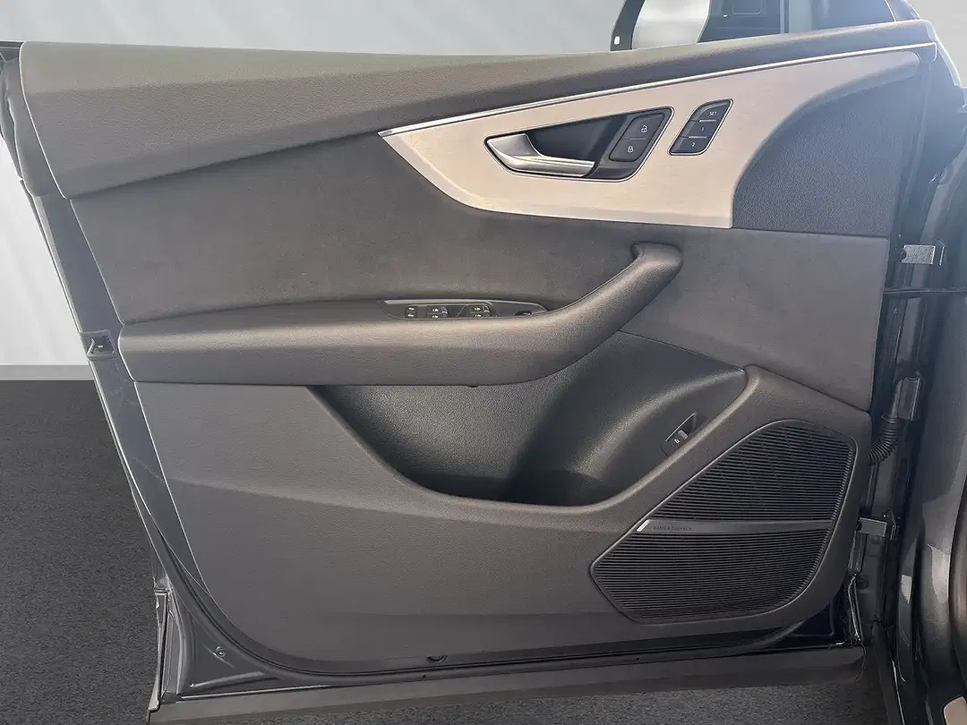 Audi Q8 - Thumbnail 12