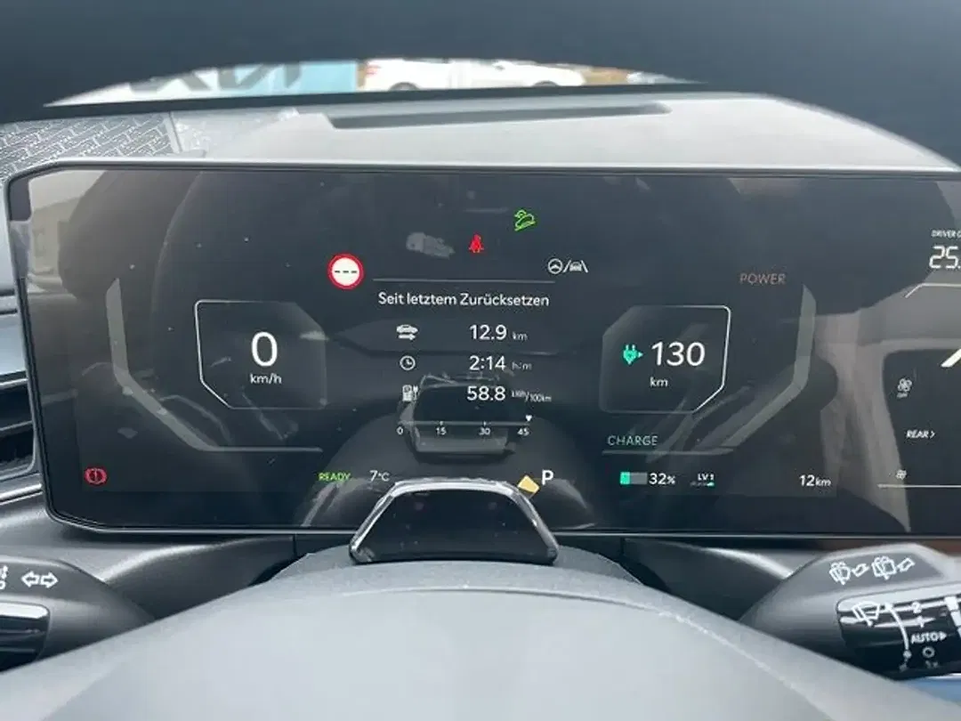 Kia EV9 - Thumbnail 13