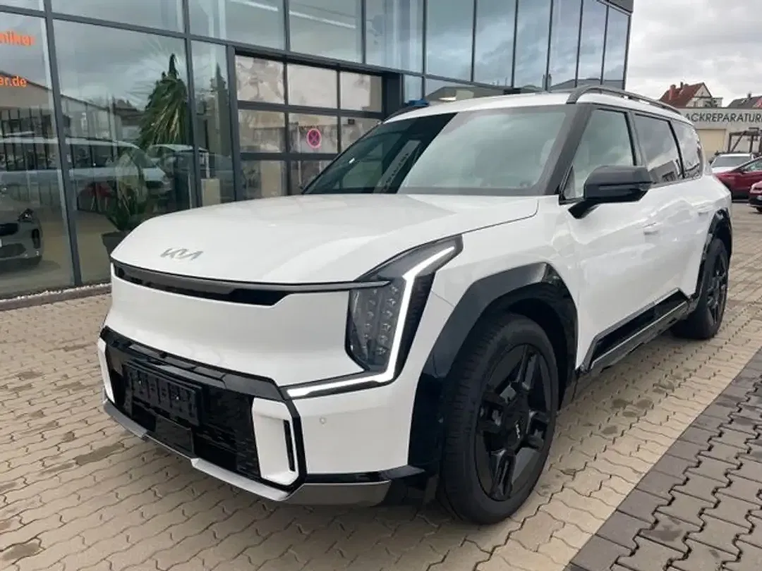 Kia EV9 - Thumbnail 2