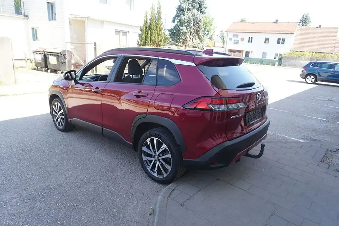 Toyota Corolla Cross - Thumbnail 3
