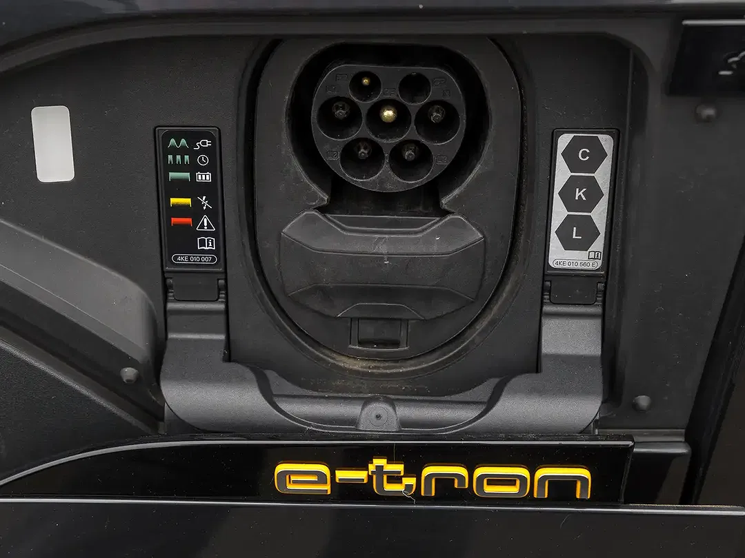 Audi e-tron - Thumbnail 12