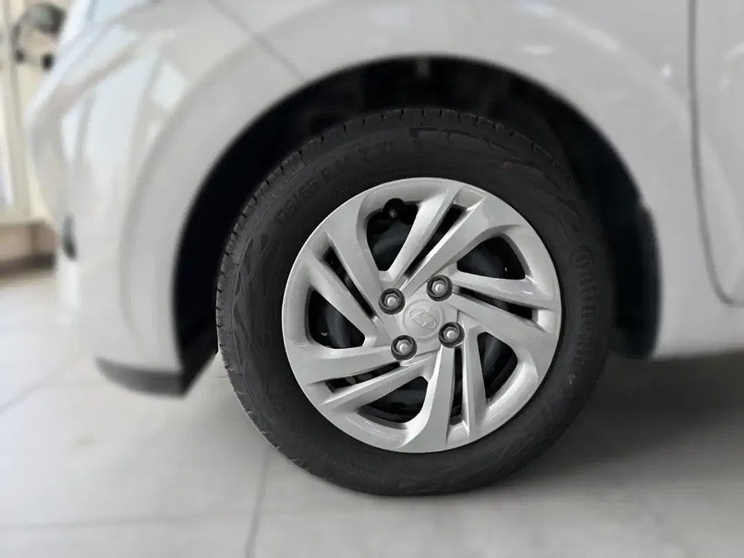 Hyundai i10 - Thumbnail 6