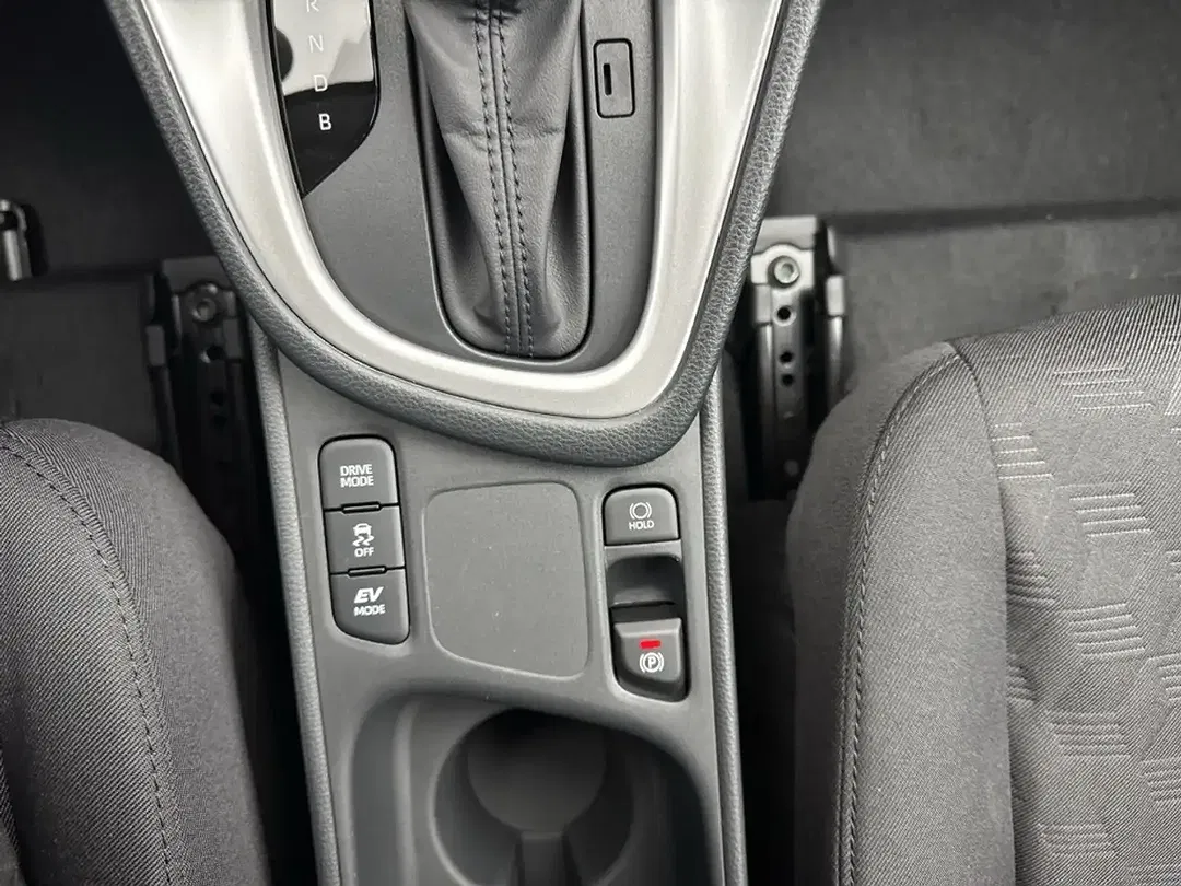 Toyota Yaris - Thumbnail 14