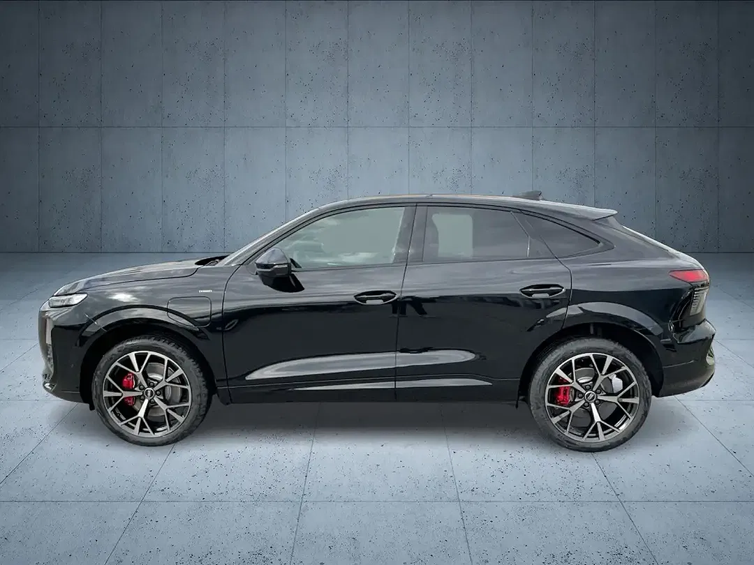 Audi Q3 - Thumbnail 3
