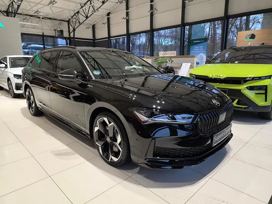Skoda Superb - Thumbnail 3