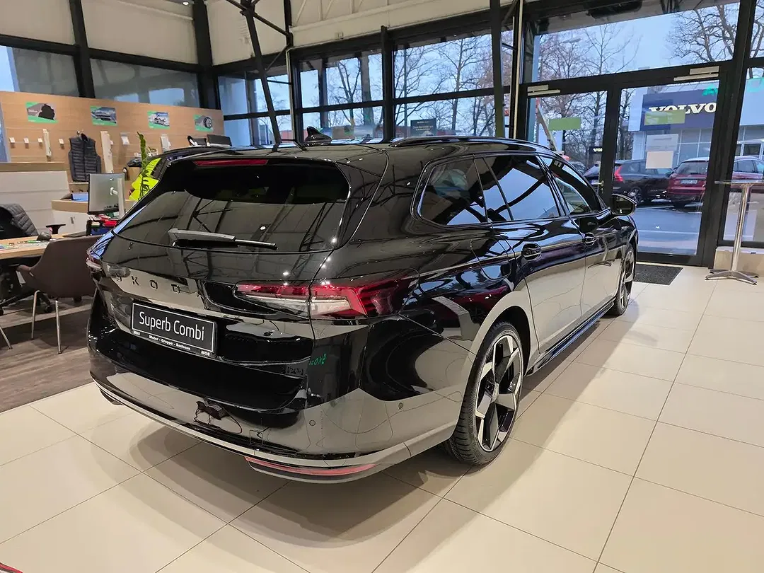 Skoda Superb - Thumbnail 4