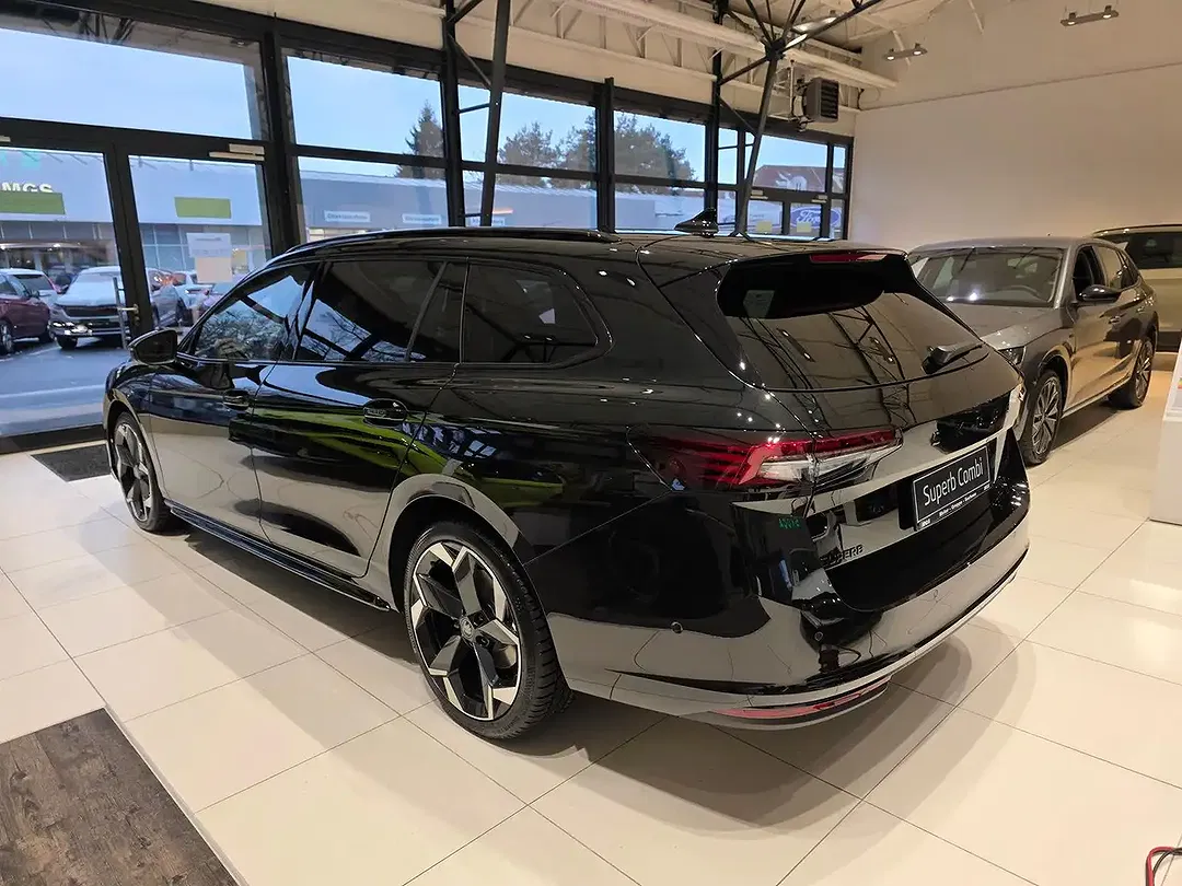 Skoda Superb - Thumbnail 6