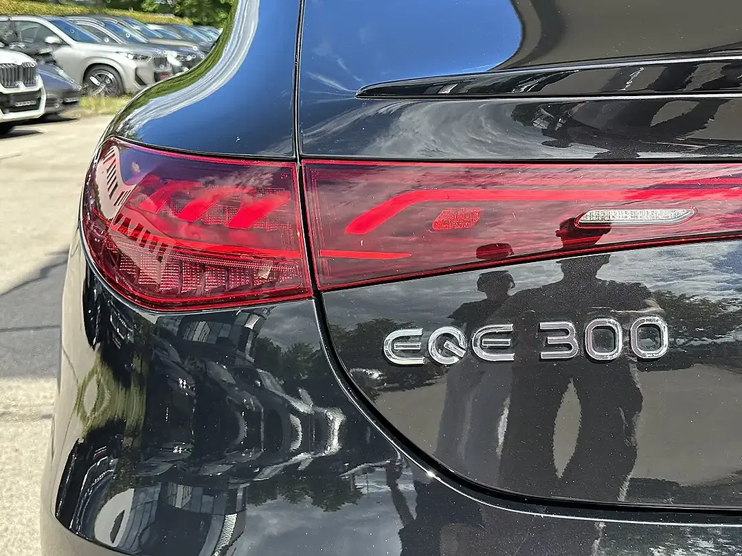 Mercedes-Benz EQE 300 - Thumbnail 10