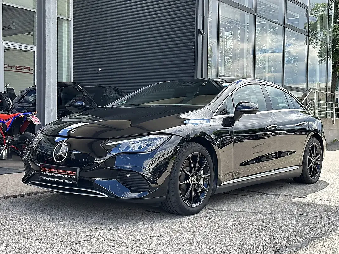 Mercedes-Benz EQE 300 - Thumbnail 2
