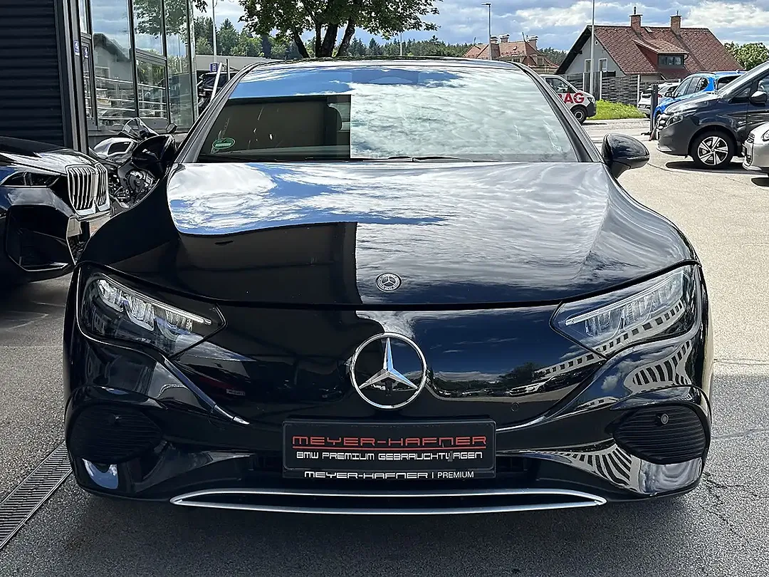 Mercedes-Benz EQE 300 - Thumbnail 4