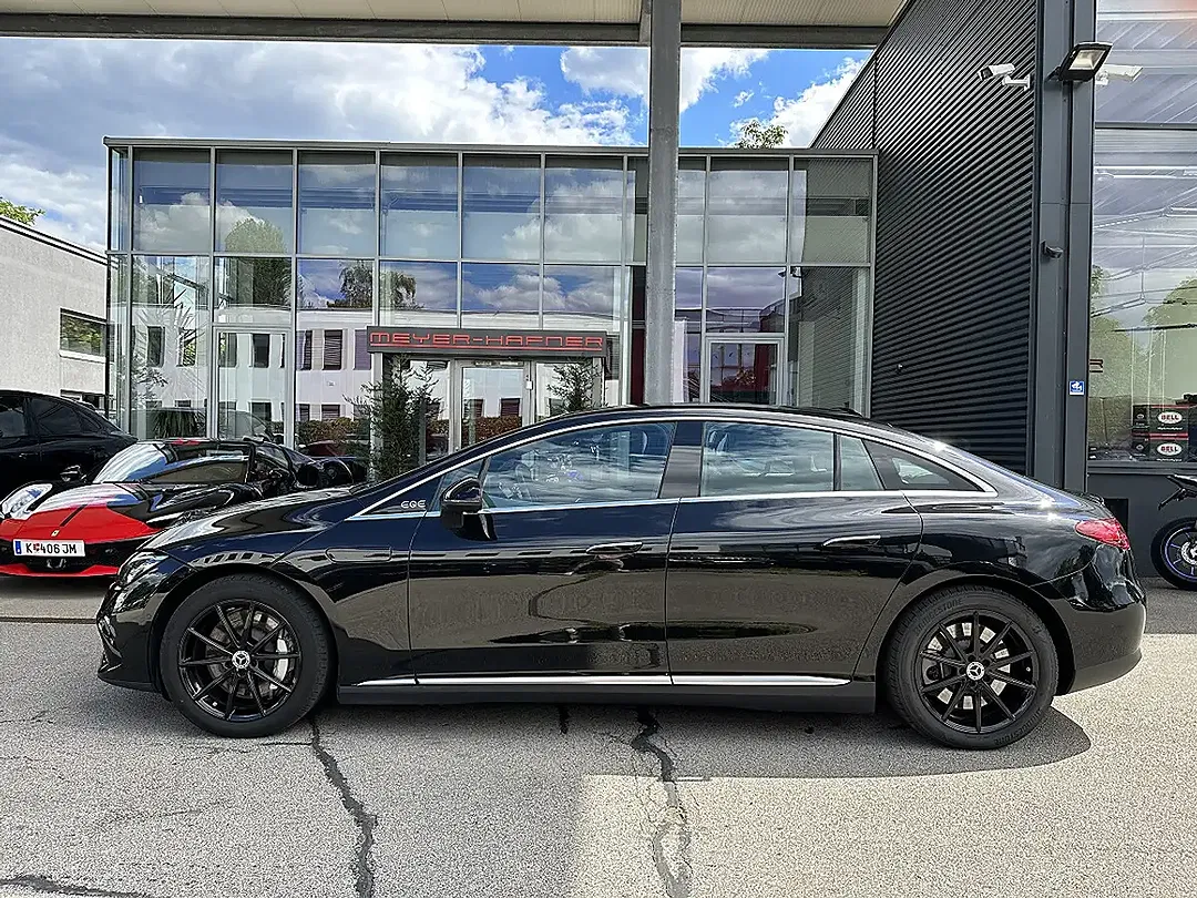 Mercedes-Benz EQE 300 - Thumbnail 6