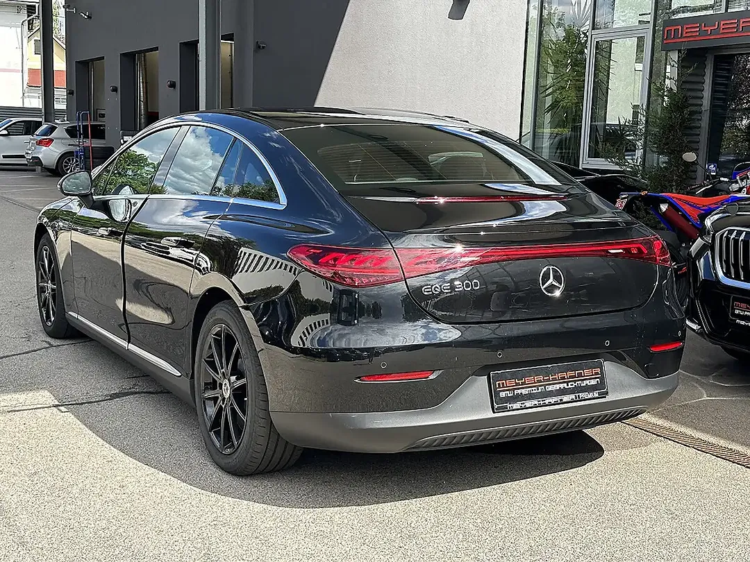 Mercedes-Benz EQE 300 - Thumbnail 7