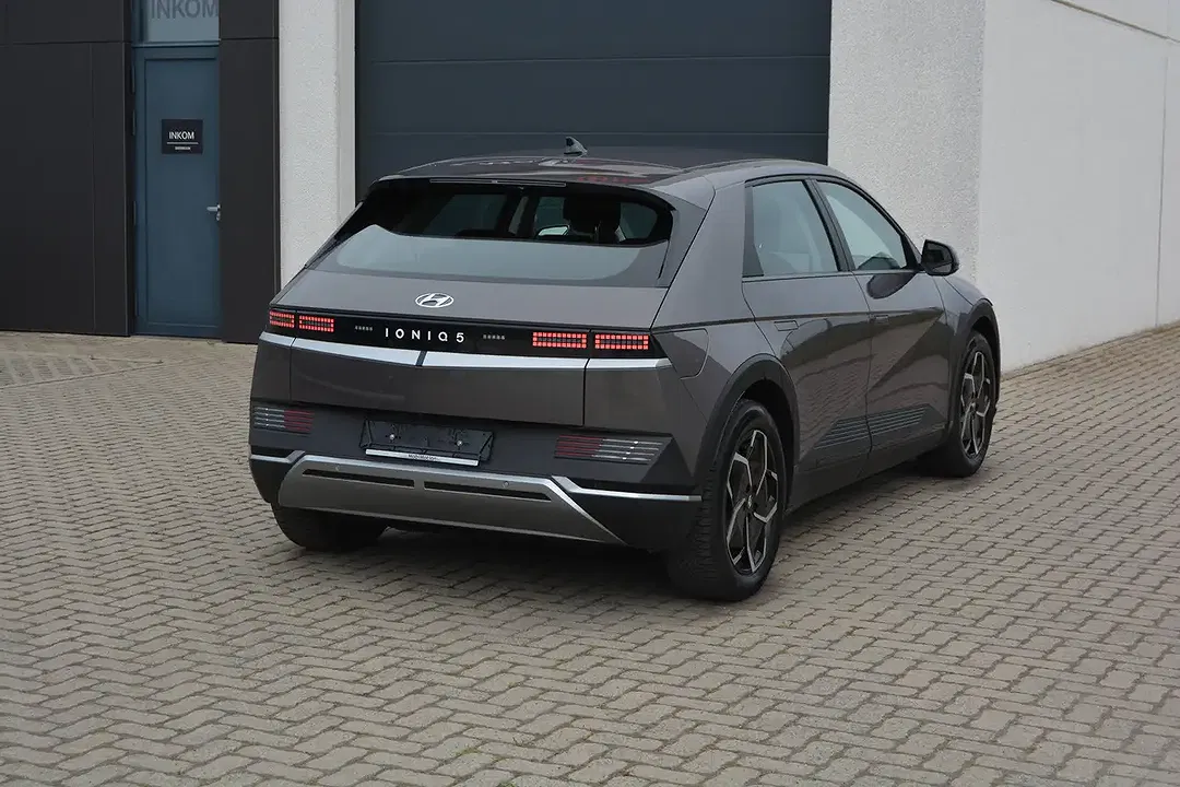 Hyundai IONIQ 5 - Thumbnail 2