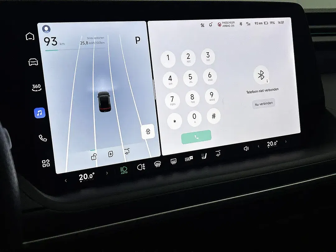 Xpeng P7 - Thumbnail 13