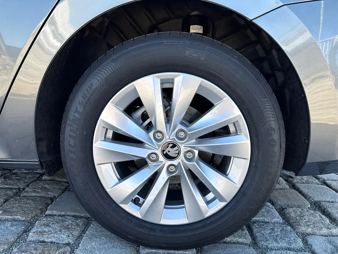 Skoda Octavia - Thumbnail 12