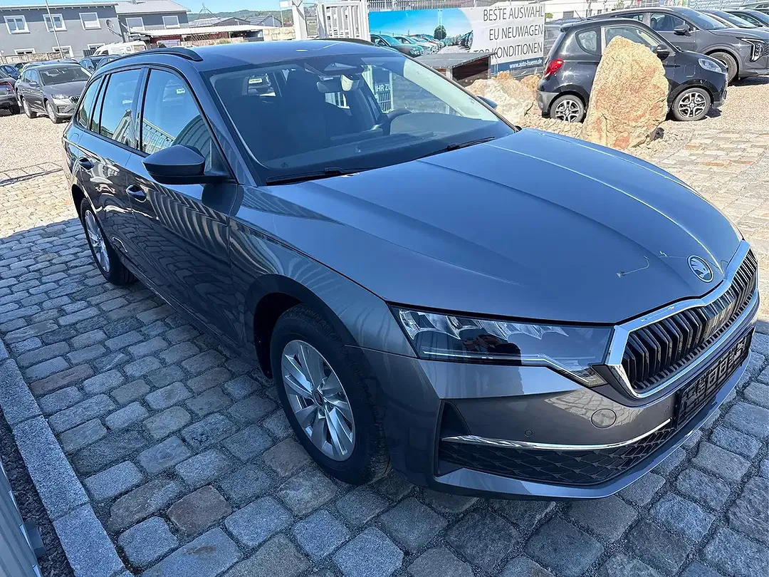 Skoda Octavia - Thumbnail 3