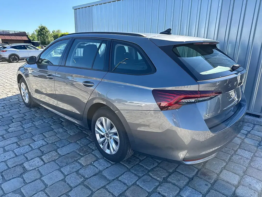 Skoda Octavia - Thumbnail 4