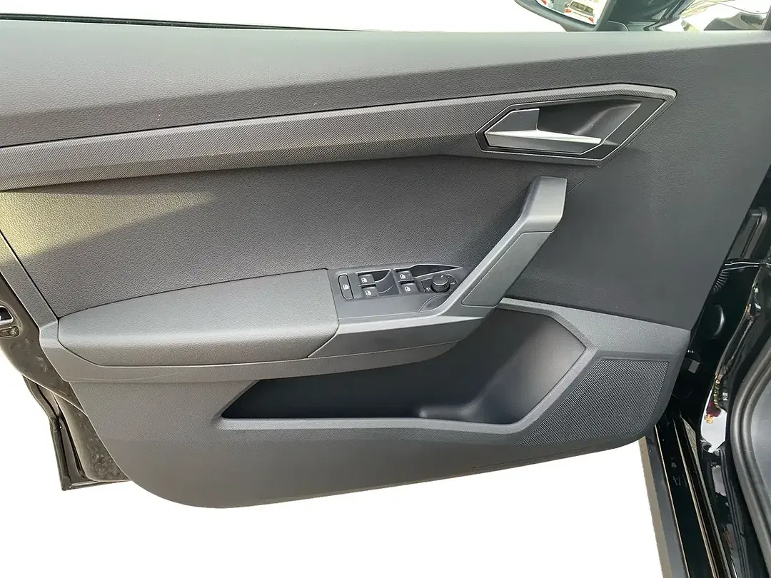 SEAT Arona - Thumbnail 15