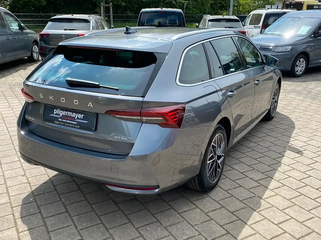 Skoda Octavia - Thumbnail 5