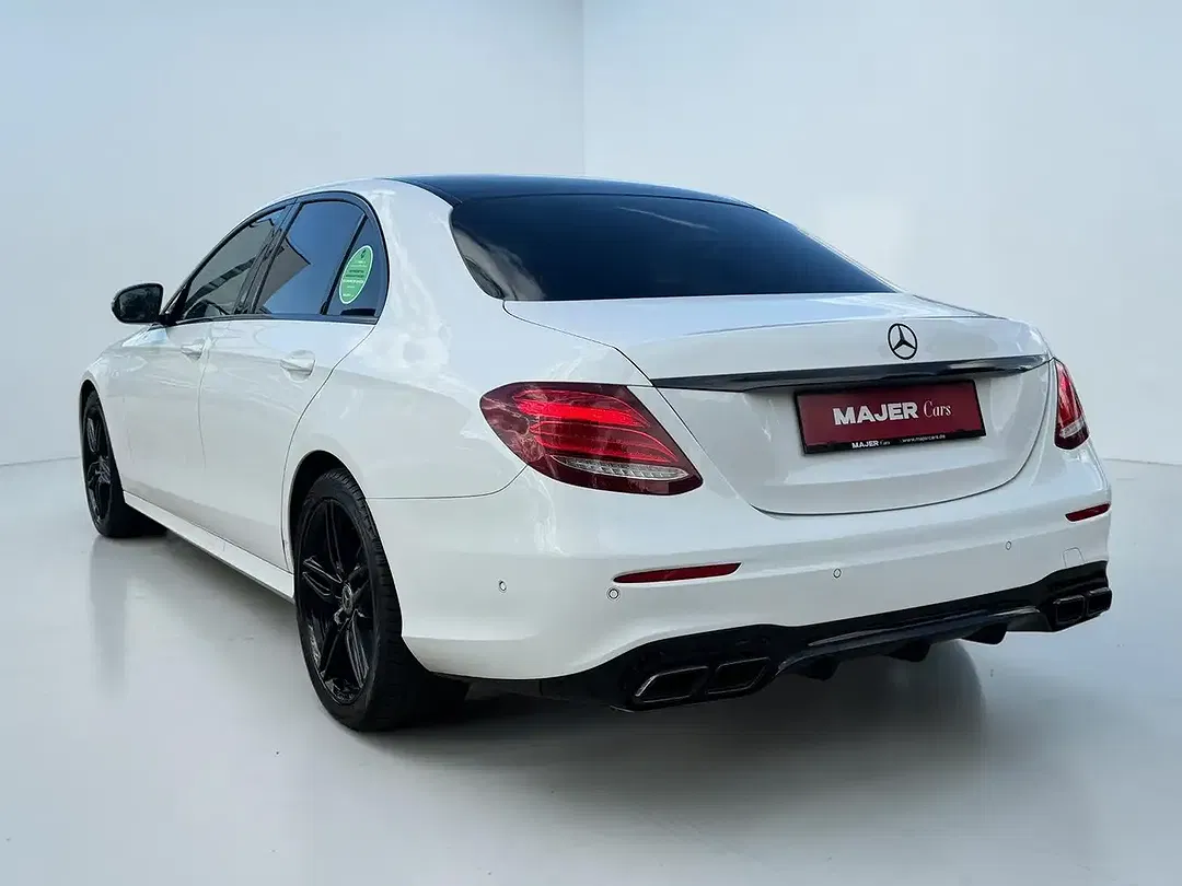 Mercedes-Benz E 200 - Thumbnail 10