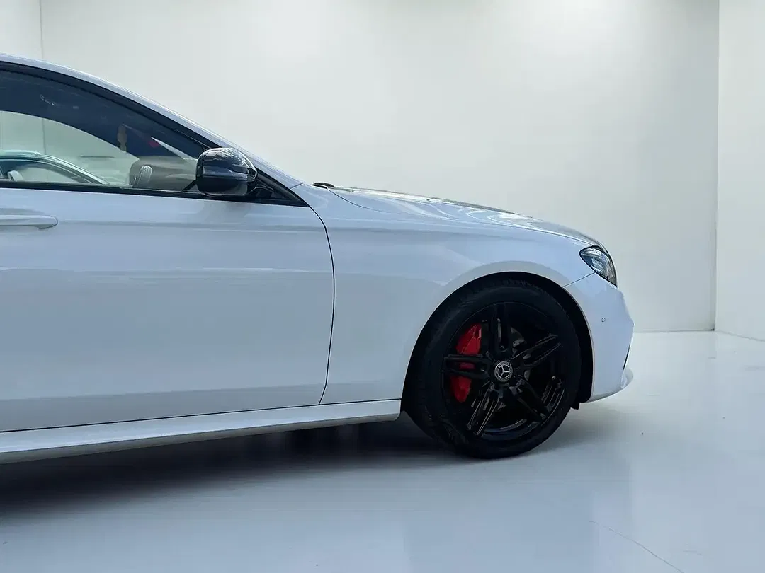 Mercedes-Benz E 200 - Thumbnail 5
