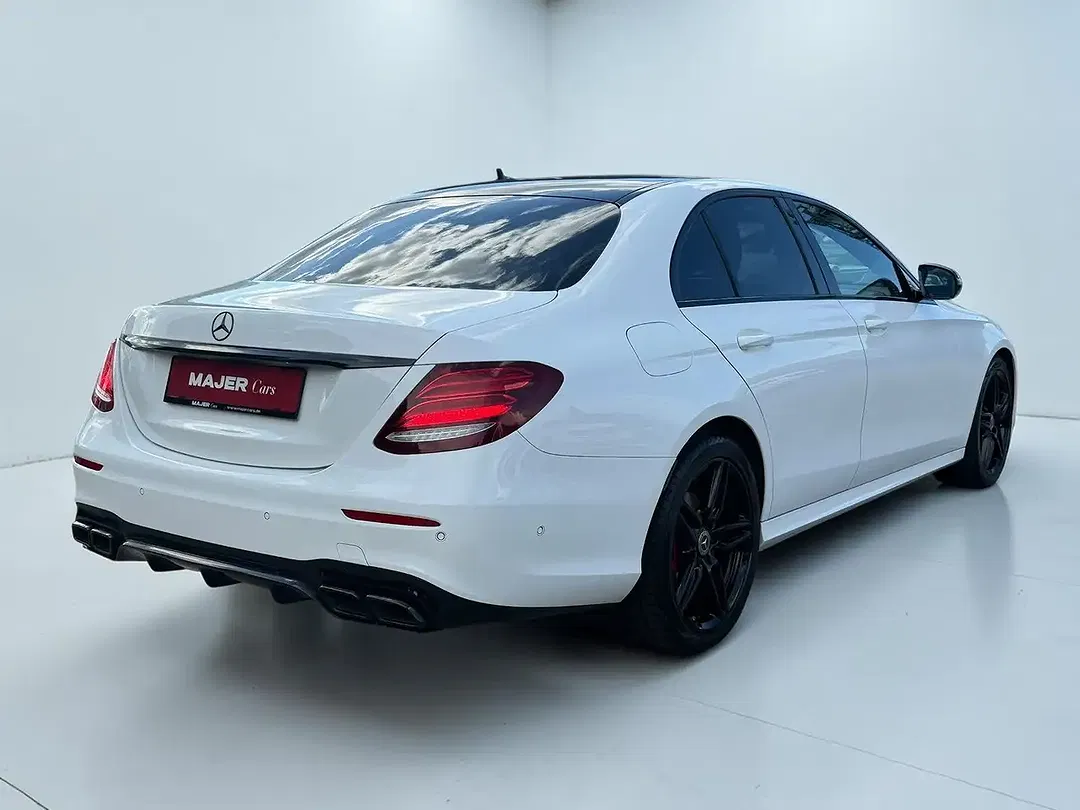 Mercedes-Benz E 200 - Thumbnail 8