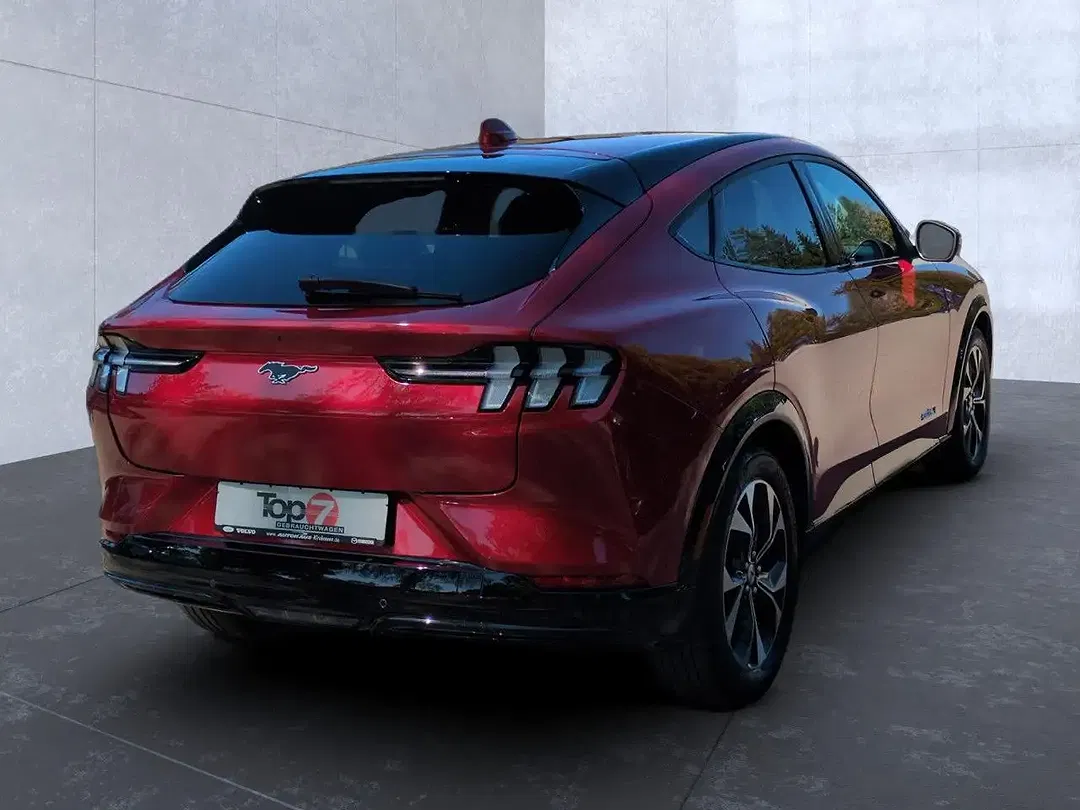 Ford Mustang - Thumbnail 3