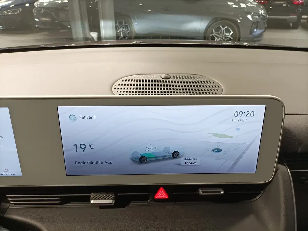 Hyundai IONIQ 5 - Thumbnail 11