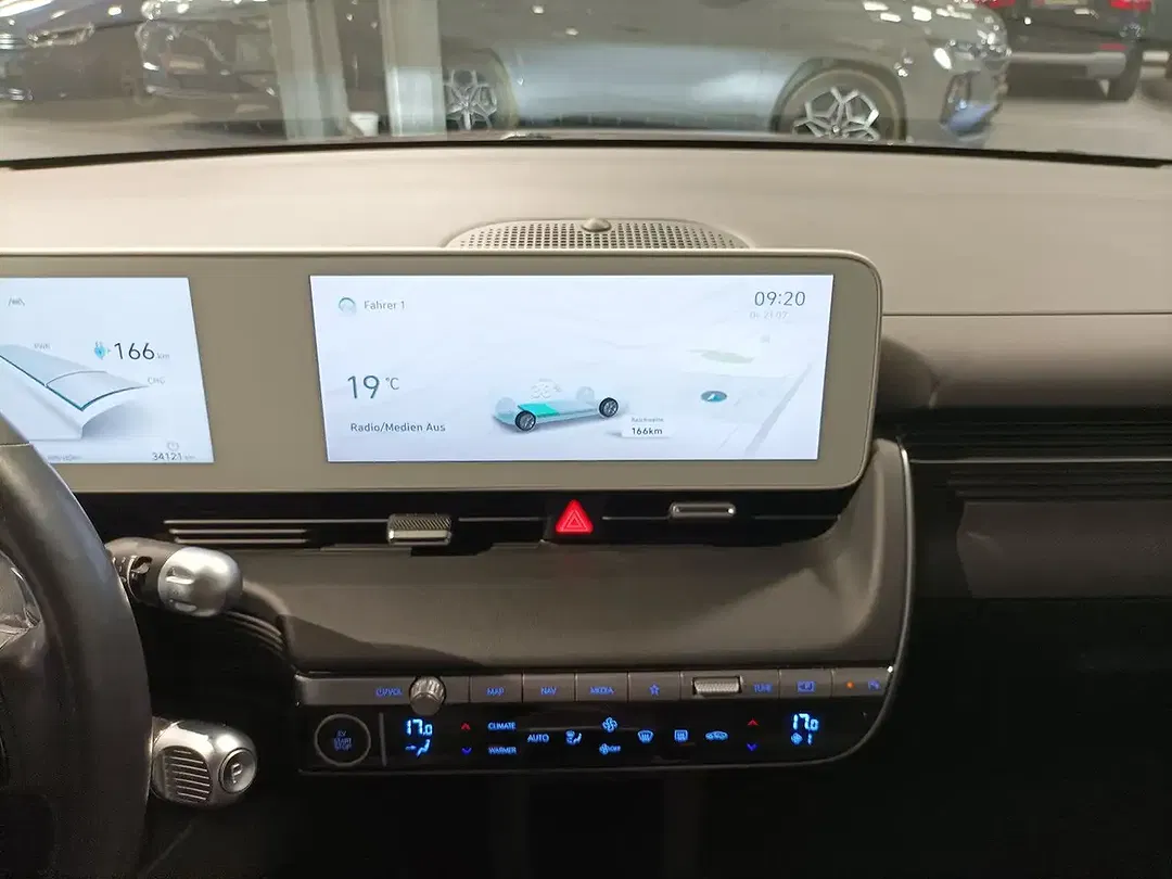Hyundai IONIQ 5 - Thumbnail 12