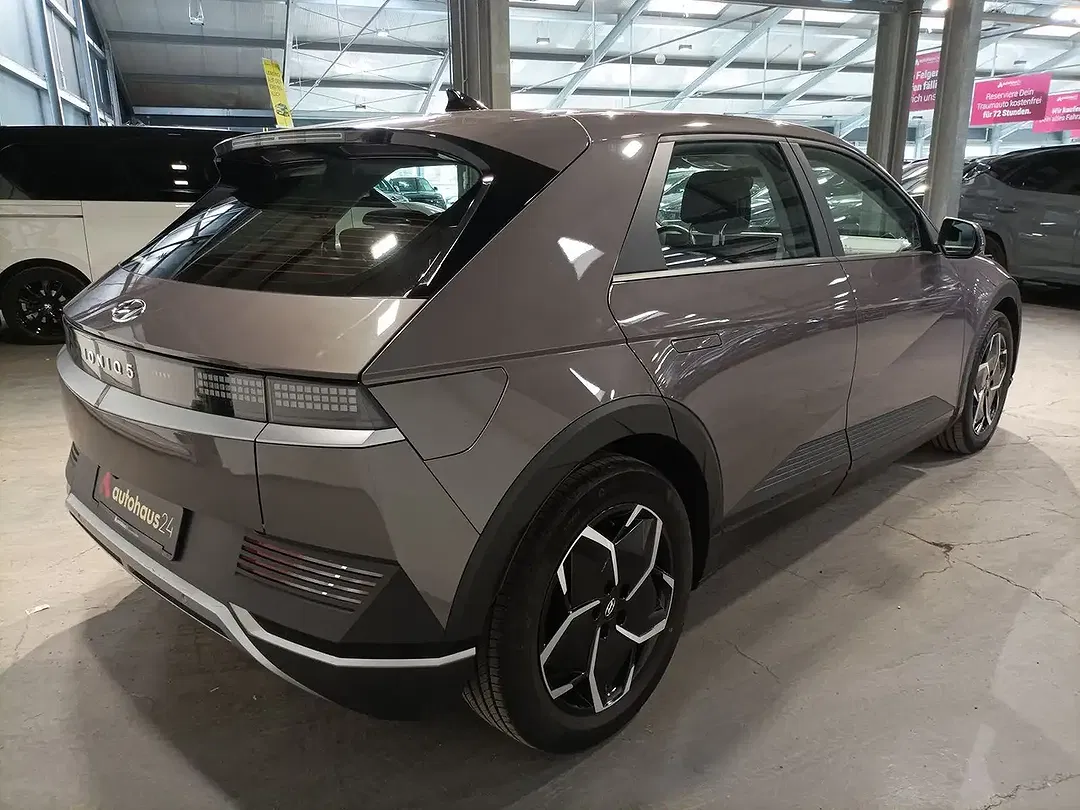 Hyundai IONIQ 5 - Thumbnail 5
