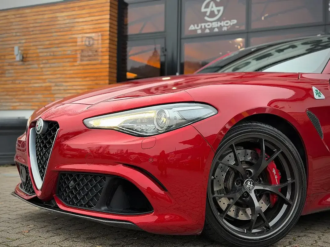 Alfa Romeo Giulia - Thumbnail 3