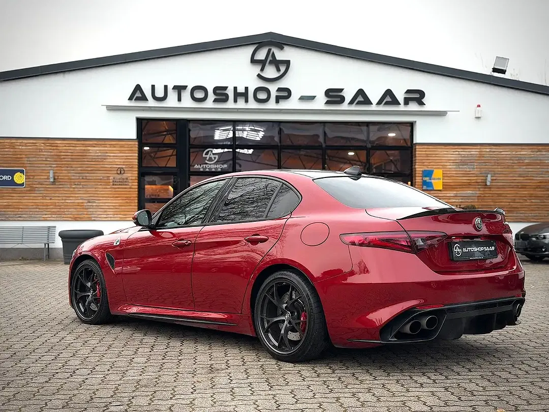 Alfa Romeo Giulia - Thumbnail 9