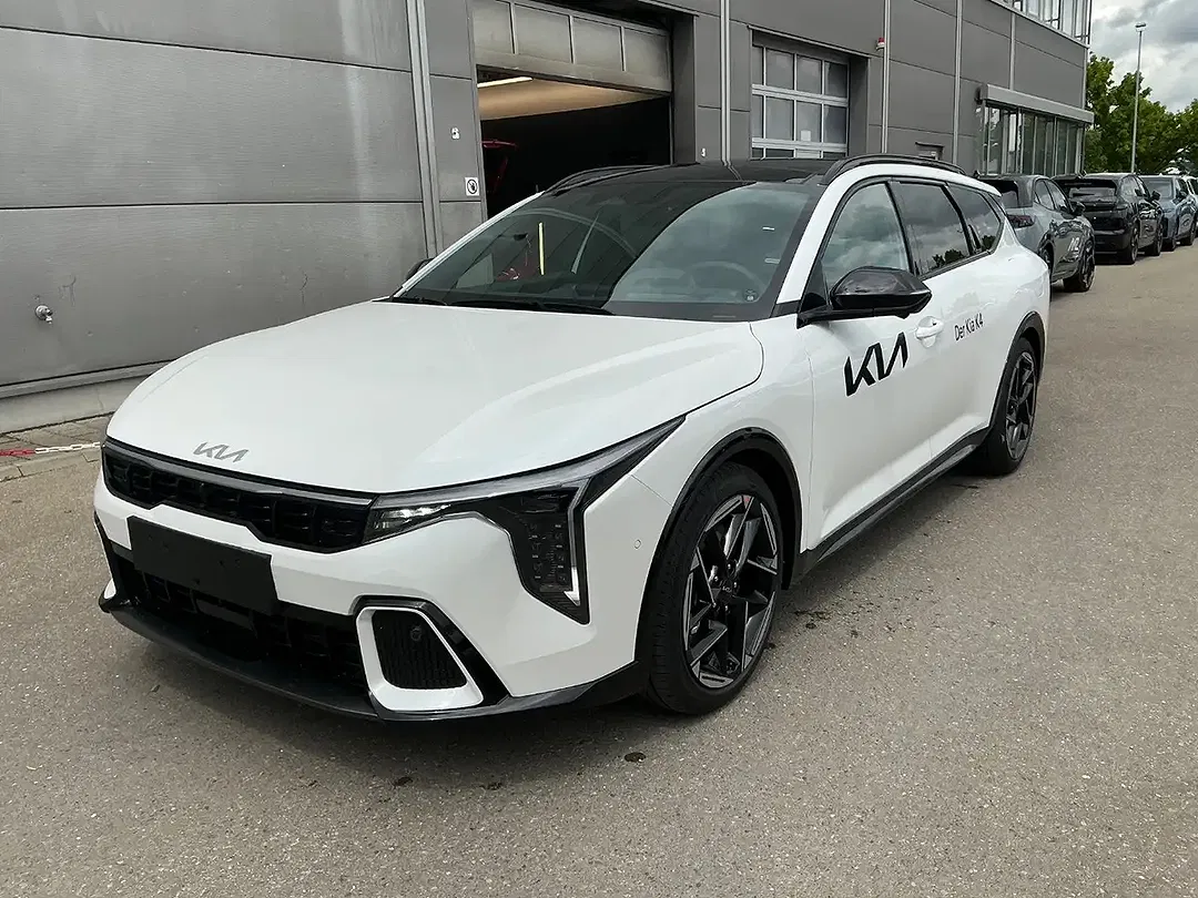 Kia K4 - Thumbnail 1