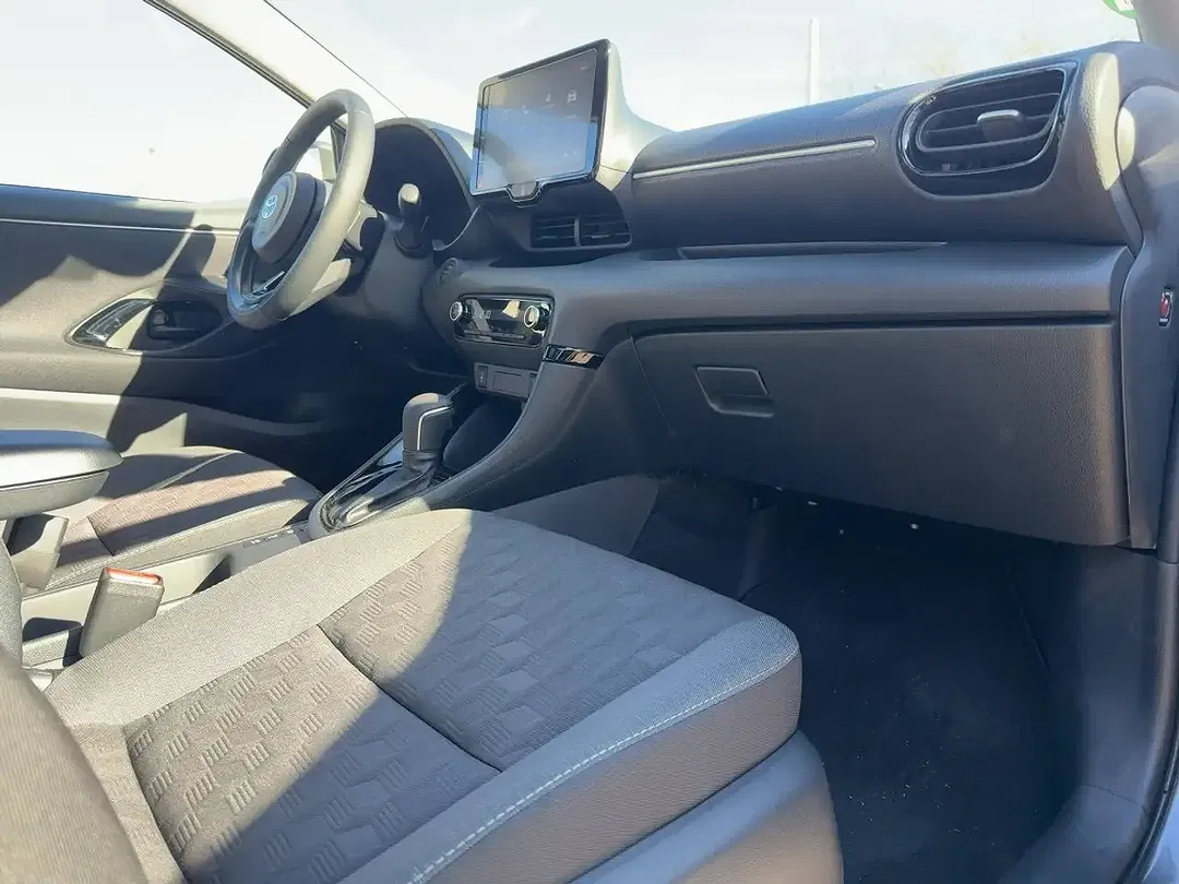 Toyota Yaris - Thumbnail 13