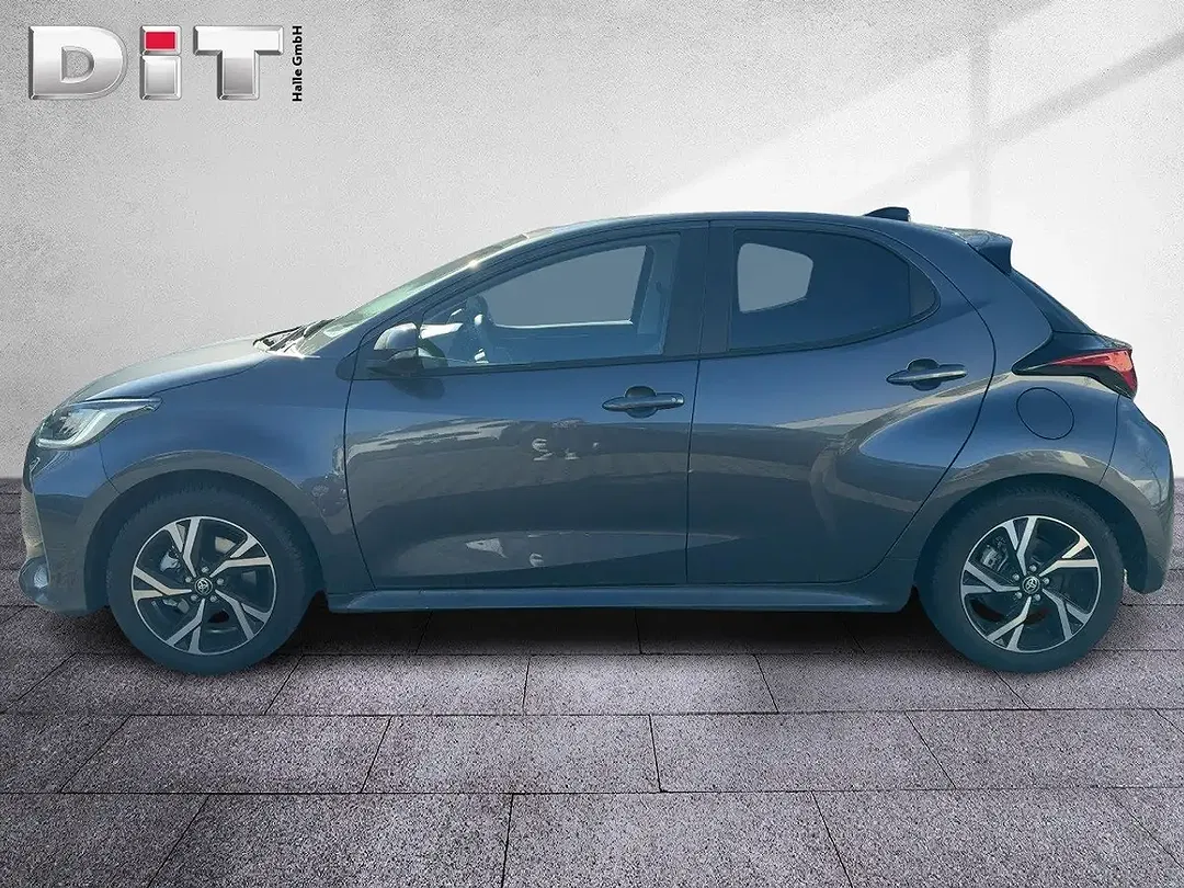 Toyota Yaris - Thumbnail 2