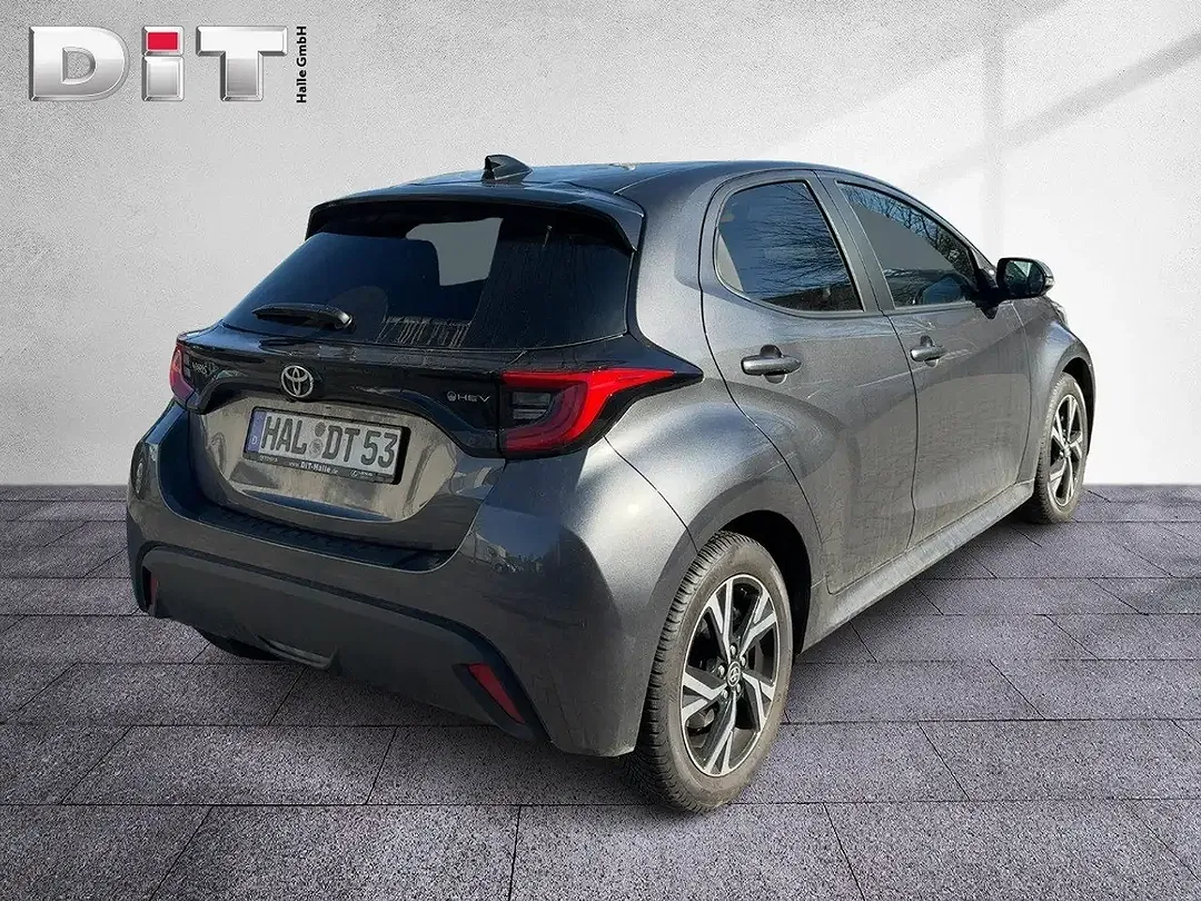 Toyota Yaris - Thumbnail 5
