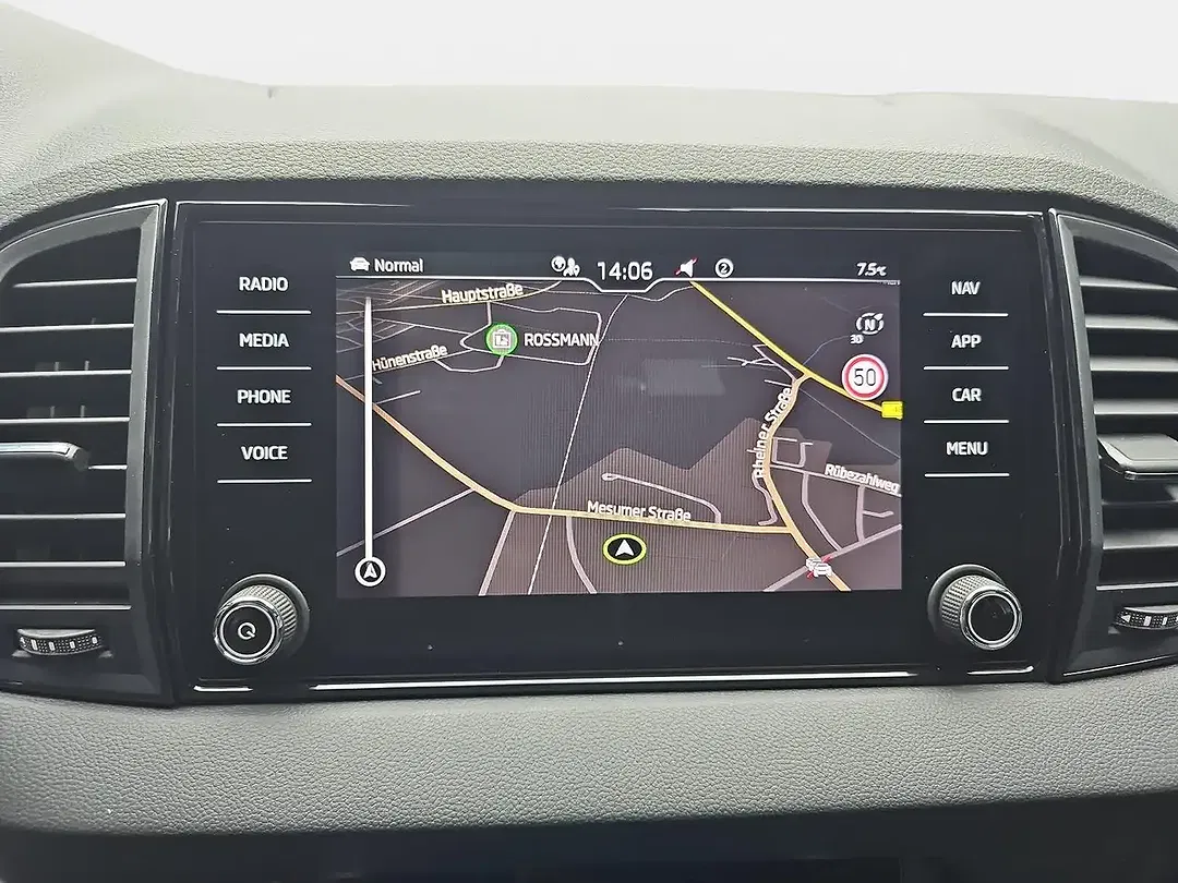 Skoda Karoq - Thumbnail 9