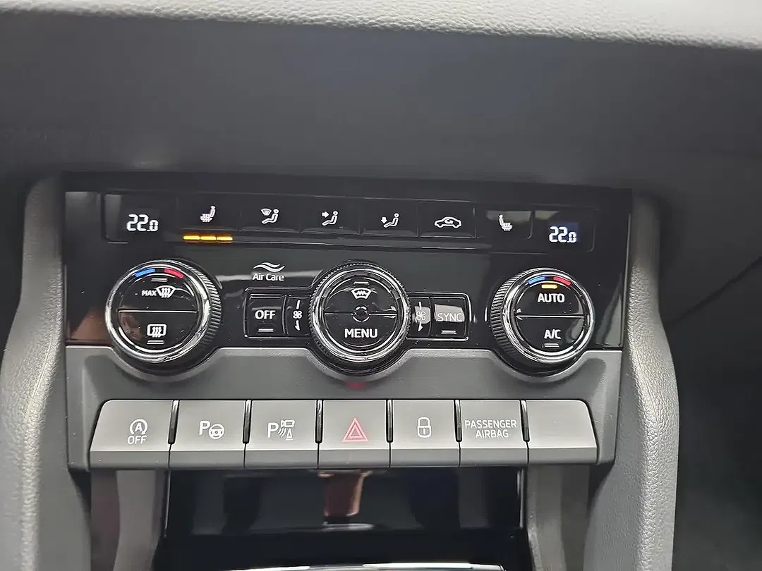 Skoda Karoq - Thumbnail 11