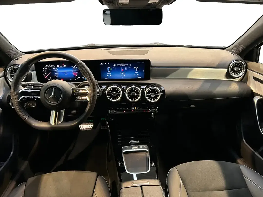 Mercedes-Benz A 200 - Thumbnail 14