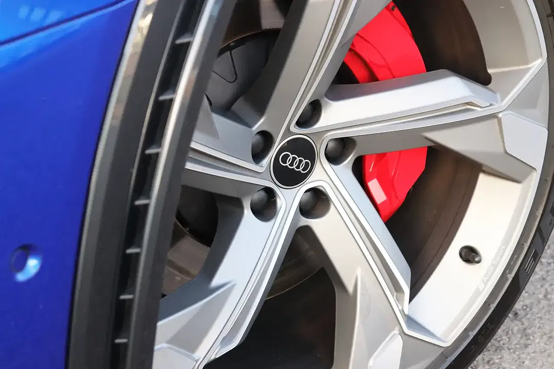 Audi SQ8 e-tron - Thumbnail 2
